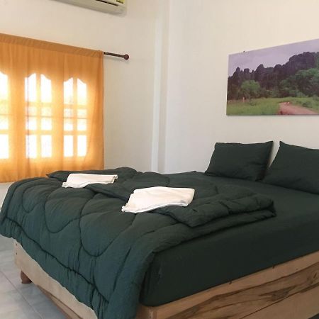 Bamboo Hostel Тхахек Екстериор снимка