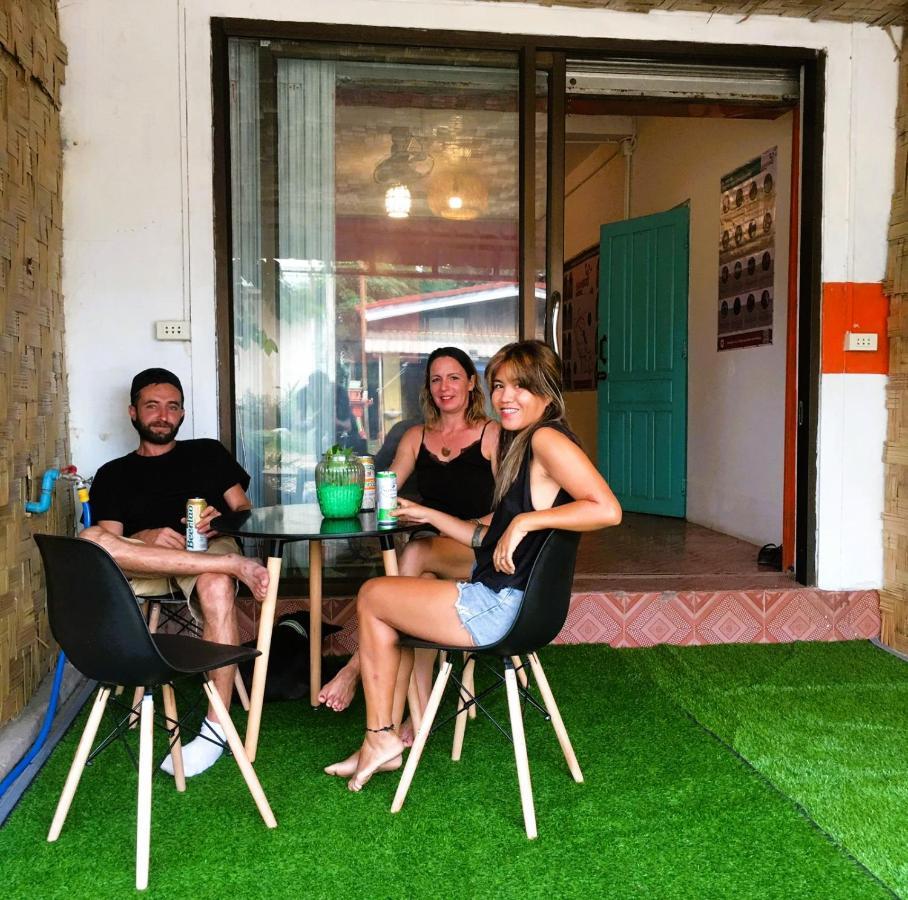Bamboo Hostel Тхахек Екстериор снимка