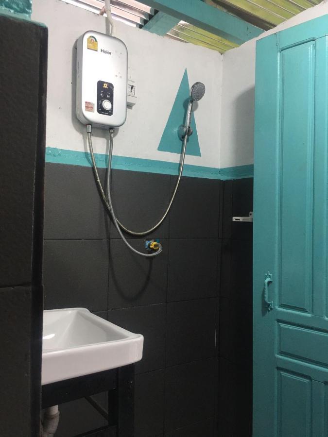 Bamboo Hostel Тхахек Екстериор снимка