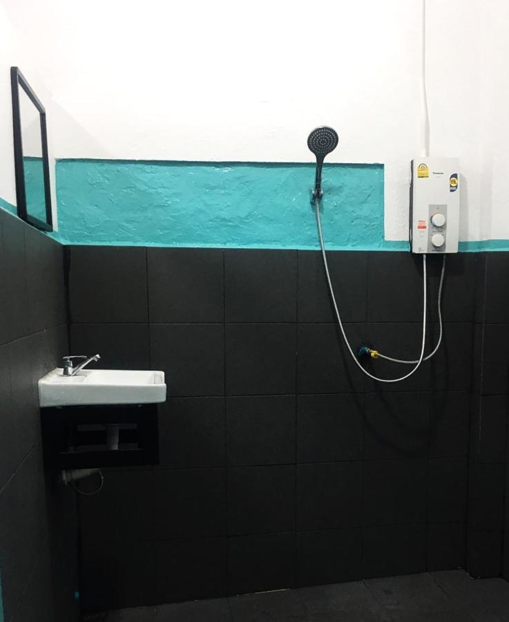 Bamboo Hostel Тхахек Екстериор снимка